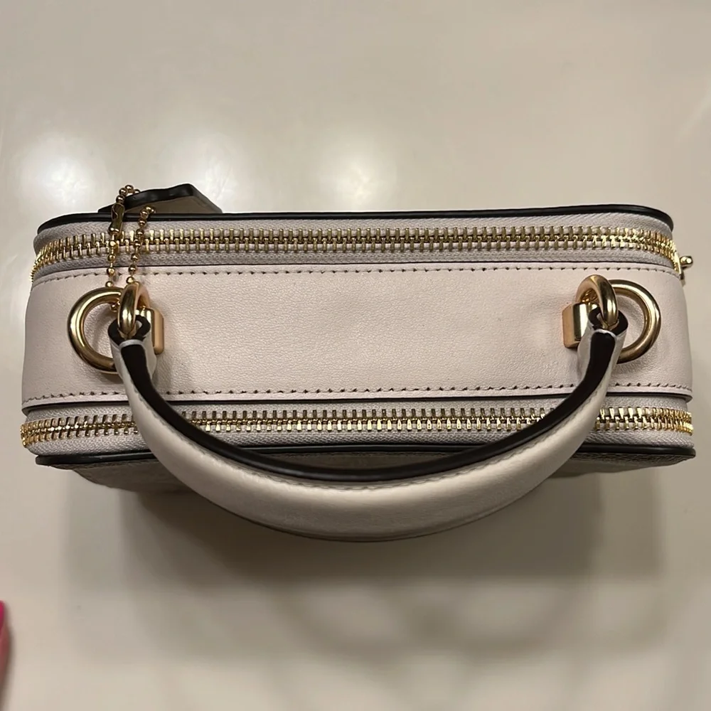 Coach lunchbox purse - Picture 2 of 2